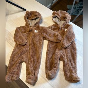 Matching twin clothes